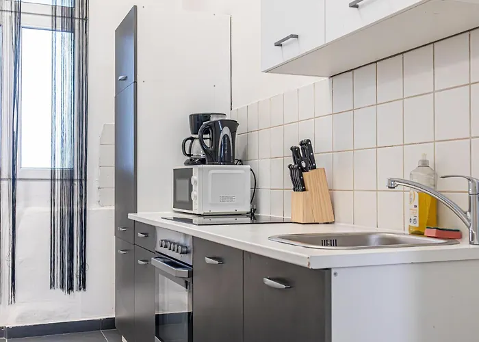 Apartman Comfy 3br For Long & Budget Friendly *