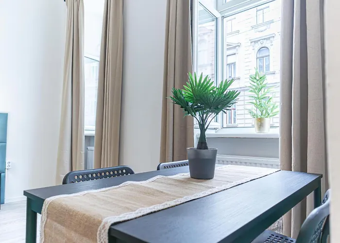 Comfy 3br For Long & Budget Friendly * Bécs