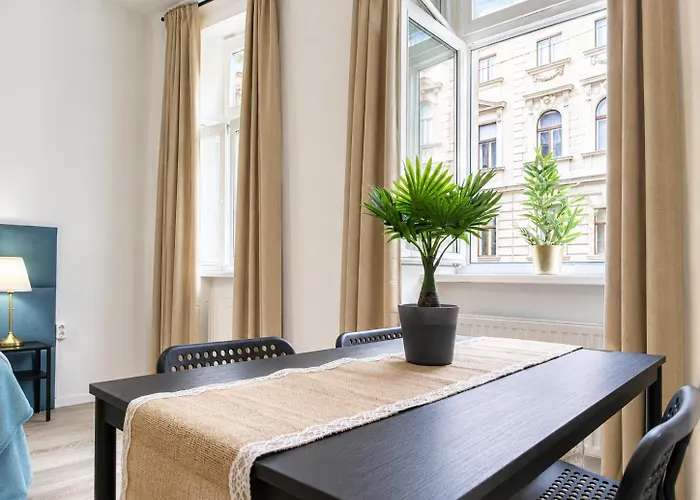 Comfy 3br For Long & Budget Friendly شقة فيينا